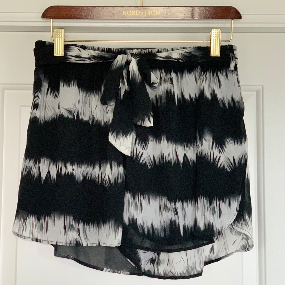 Women’s high waisted, tie belted summer shorts 🖤
